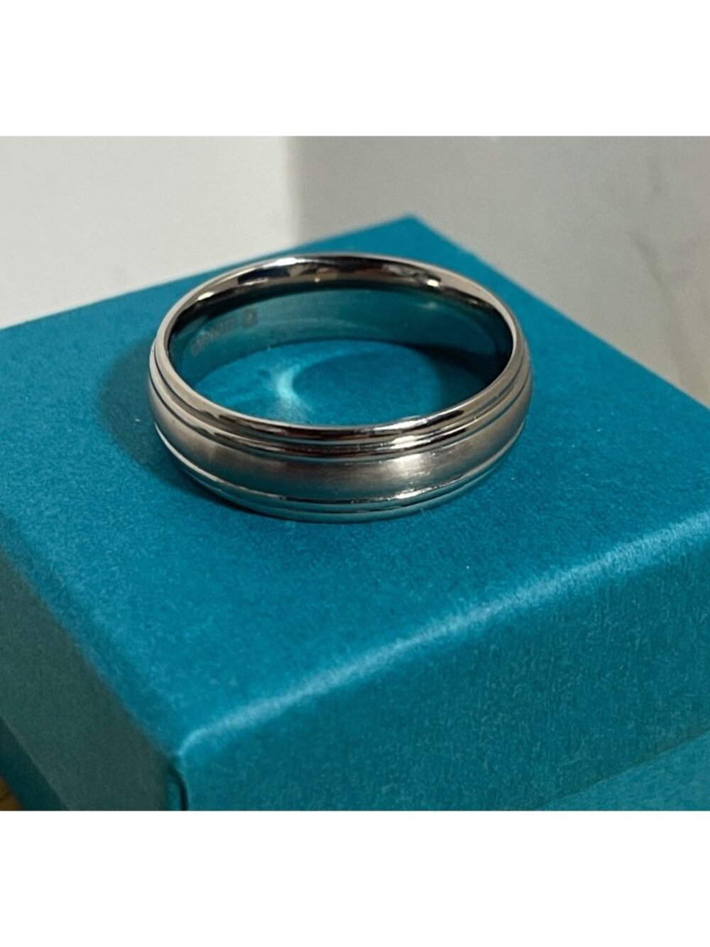 Titanium Mens Polished Comfort Fit Wedding Band Ring Size 12.5